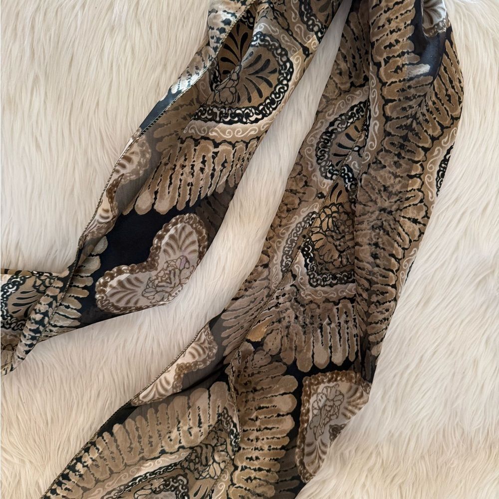 Neutral  printed scarf - Picture 2 of 2